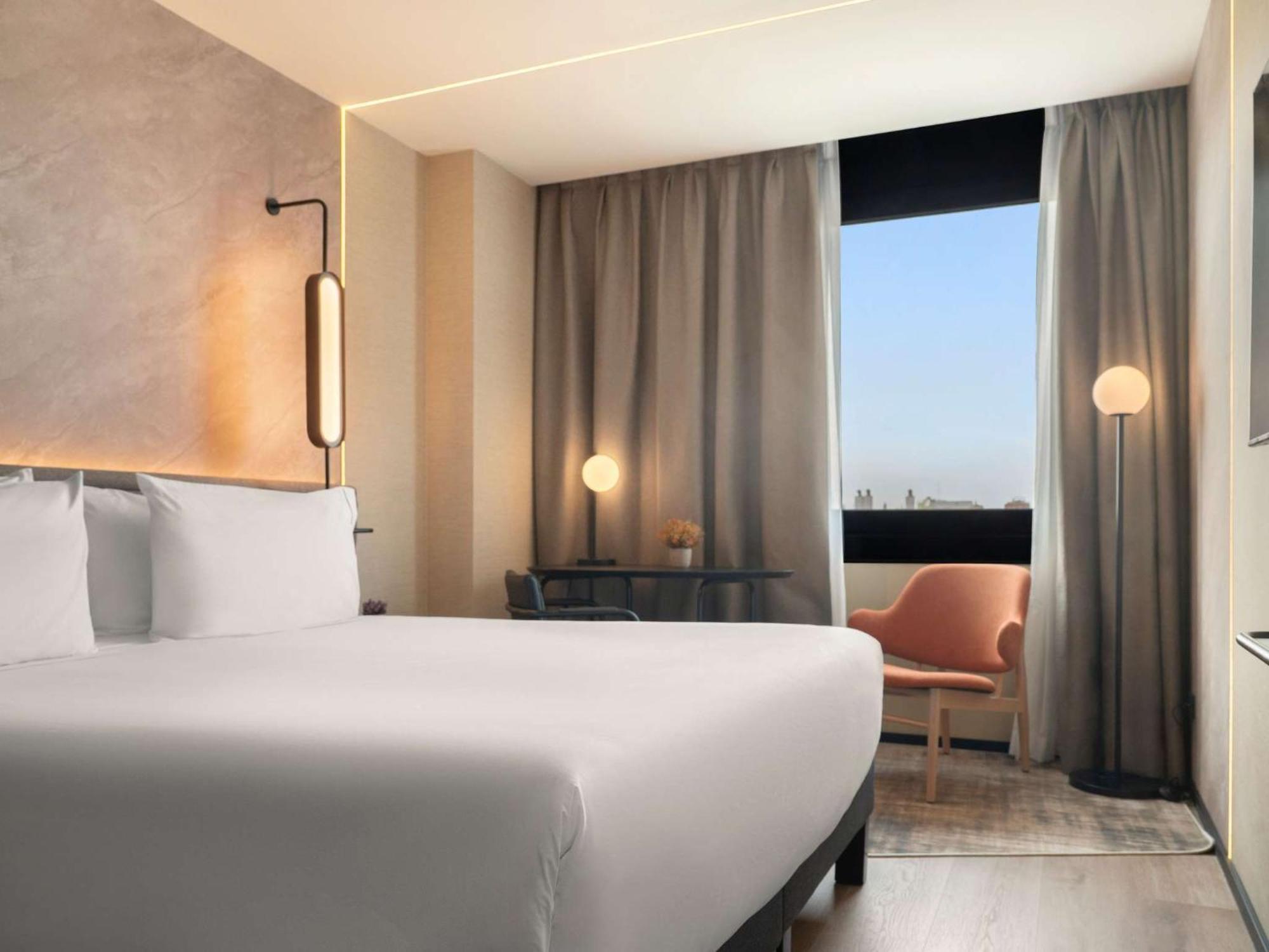 Executive Room,1765798696:JPEG